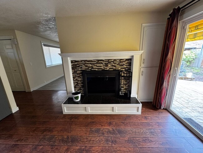 Building Photo - Charming 3 Bedroom Home with Beautiful Backyard & RV Parking