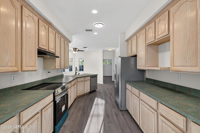 Building Photo - 430 Marsh Point Cir