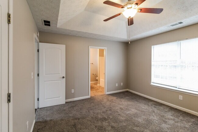 Building Photo - 105 Cypress Dr