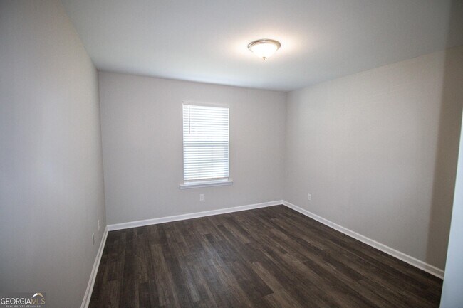 Building Photo - 139 Callaway Cres