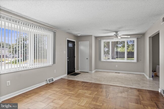 Building Photo - 109 Avaleen Pl