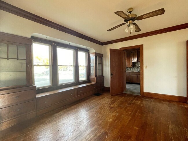 Building Photo - 5273 Pearl Rd