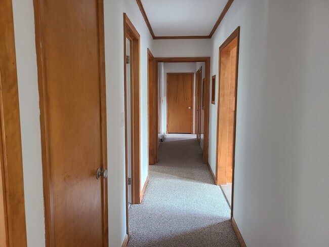 Building Photo - 159 Lake St