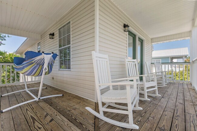 Building Photo - 4465 Clipper Cove