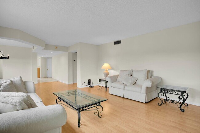 Building Photo - 1605 Abaco Dr