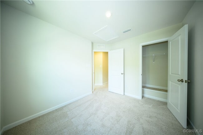 Building Photo - 1121 Canterbury Rdg Rd