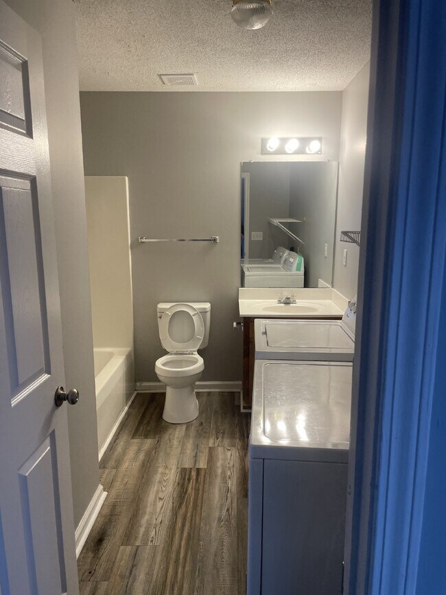 Building Photo - 204 B  Arkansas Ave Oak Grove KY 42262