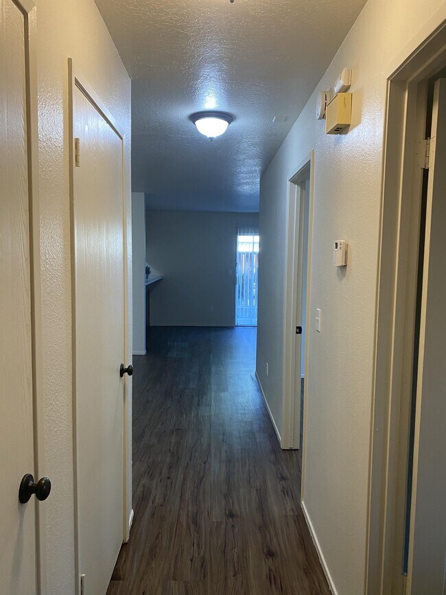 Building Photo - 3503 Shawnee Dr