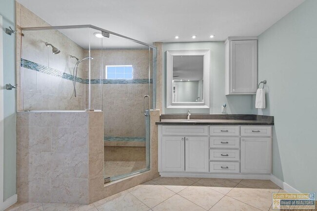 Building Photo - 22 Laguna Madre Dr