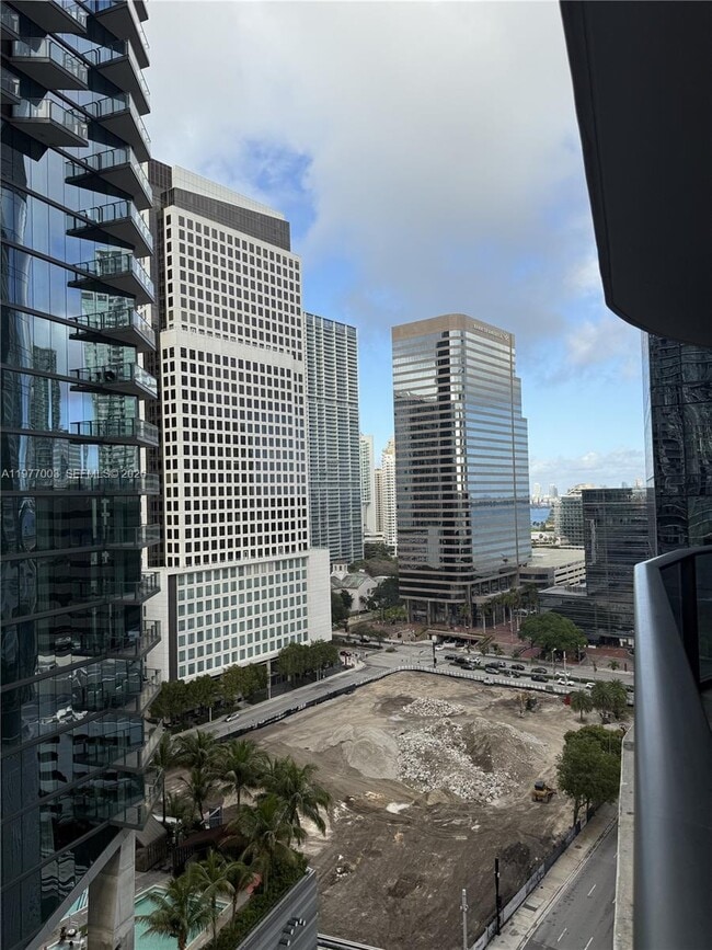 Building Photo - 801 S Miami Ave