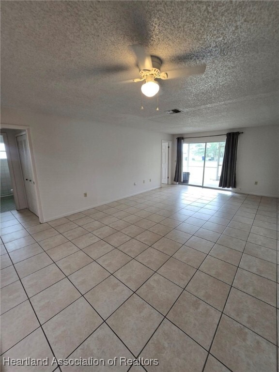Building Photo - 4014 Vilabella Dr