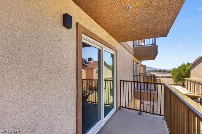Building Photo - 2301 Seco Adobe Cir