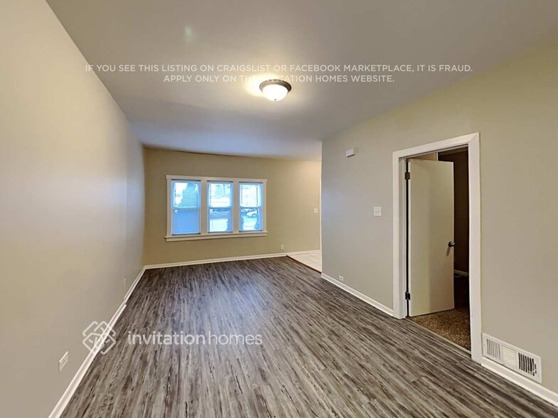 Building Photo - 7611 W Fullerton Ave