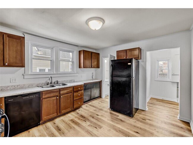 Building Photo - 1501 Sherburne Ave