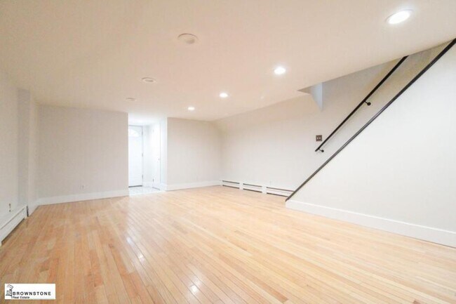 Building Photo - 3 bedroom in BROOKLYN NY 11231