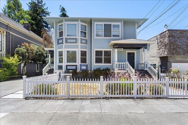 Primary Photo - 2026 San Antonio Ave
