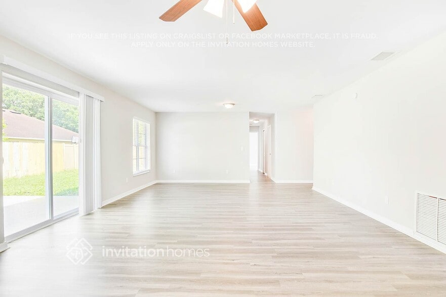 Building Photo - 408 Martigues Dr