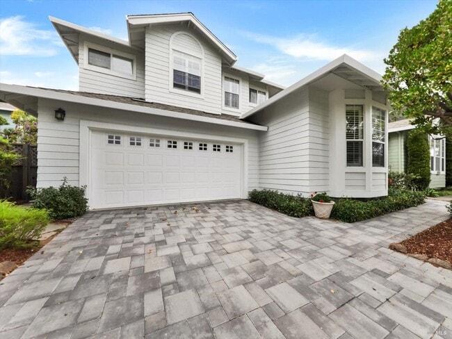 Building Photo - 128 Baypoint Dr