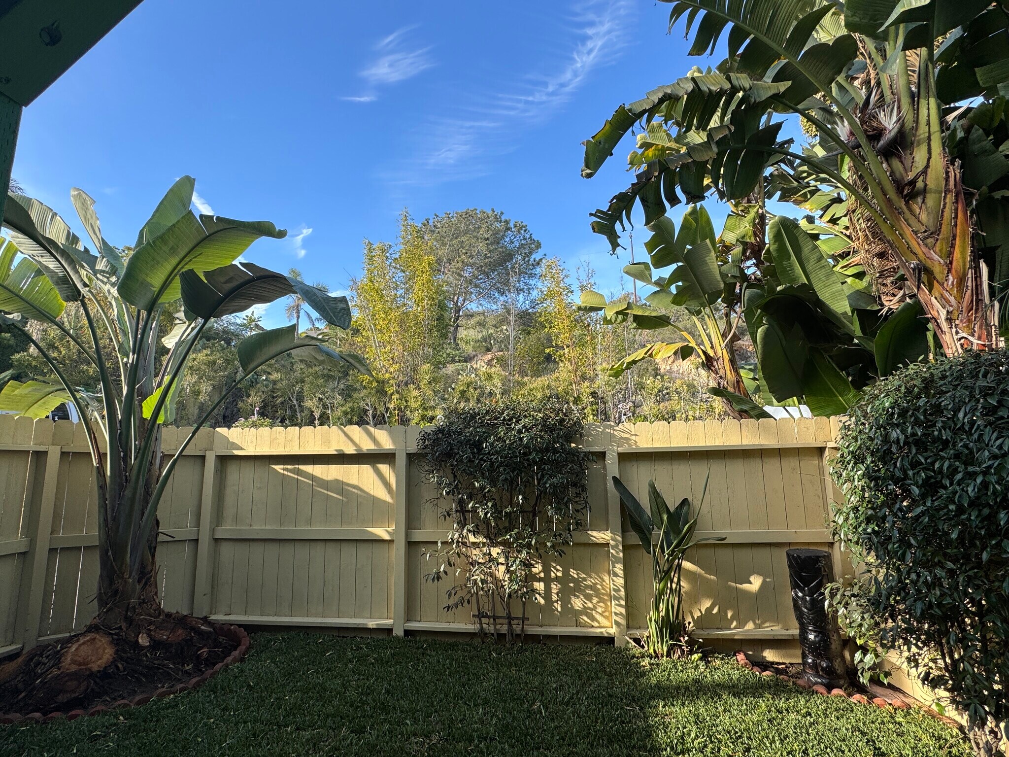 Building Photo - 568 Lomas Santa Fe Dr