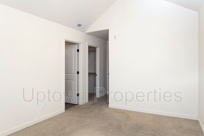 Building Photo - 7894 NE Miriam Way