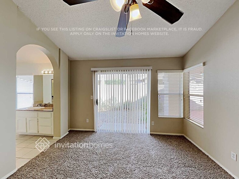 Building Photo - 1102 E Annette Dr