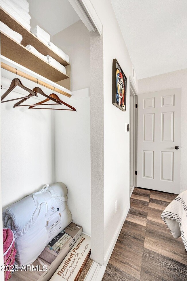 Building Photo - 8787 E Mountain View Rd