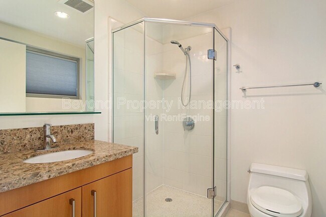 Building Photo - 321 Tenth Avenue