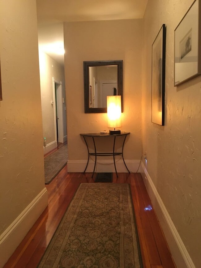 Building Photo - 3 bedroom on Mission Hill - no undergrads please