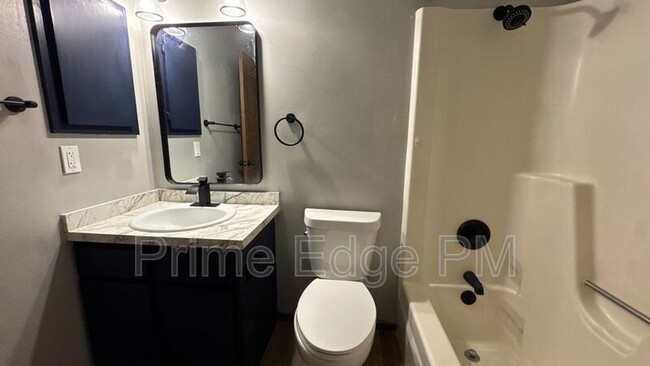 Building Photo - 1821 Ridgehaven Ct