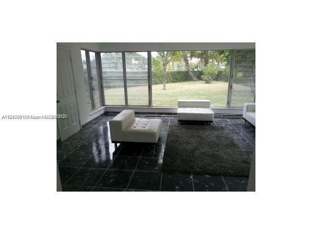 Primary Photo - 1100 N Shore Dr