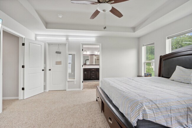 Building Photo - 5811 Levitan Ln