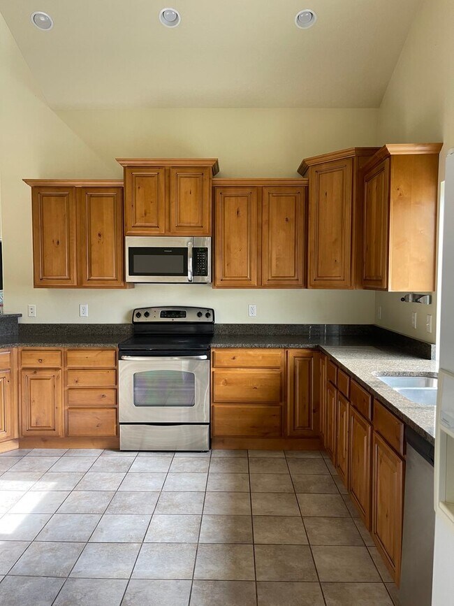 Building Photo - Beautiful Lehi home for rent!