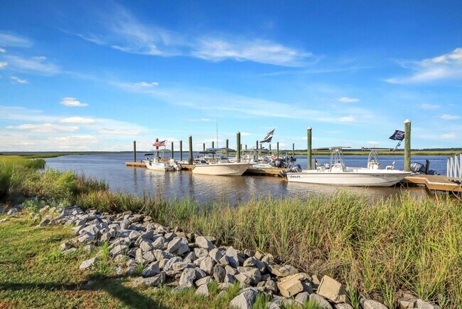 Building Photo - 3 Bed/2 Bath in Deep Water Community