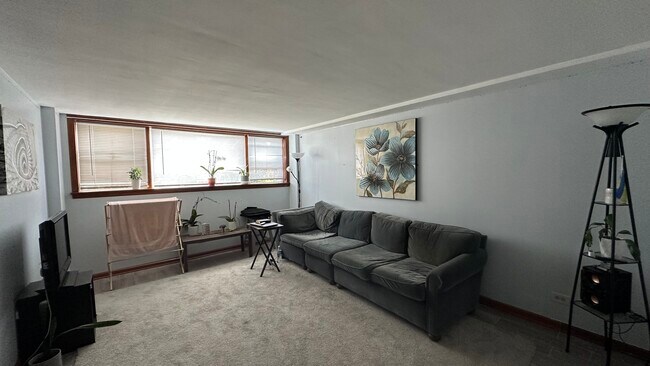Building Photo - 6118 W Gunnison St
