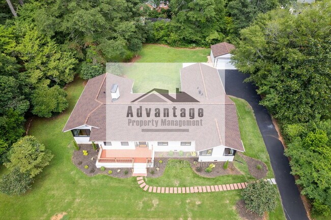 Building Photo - 1099 Pine Valley Rd