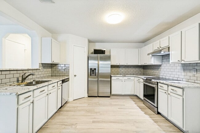 Building Photo - BEAUTIFUL SINGLE STORY HOME IN RETAMA SPRINGS