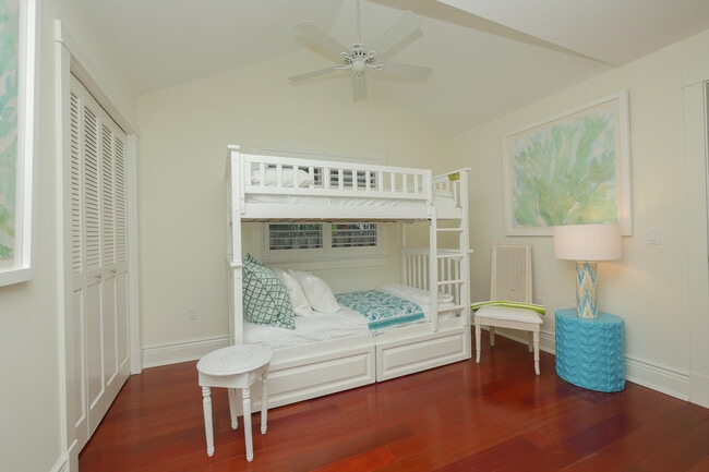 Building Photo - 391 Lee Ave