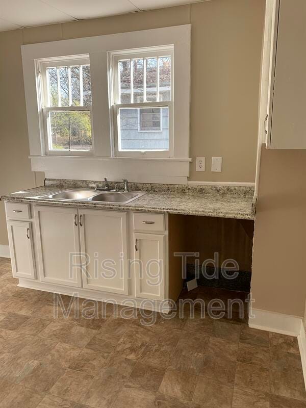 Building Photo - 225 75th St N