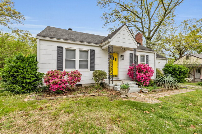 Building Photo - Charming Stuart Heights Home – Spacious, S...