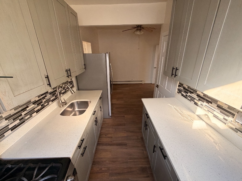 Building Photo - 3361 Fenton Ave