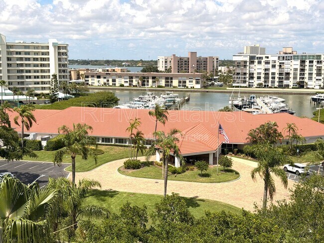 Building Photo - 7902 Sailboat Key Blvd S