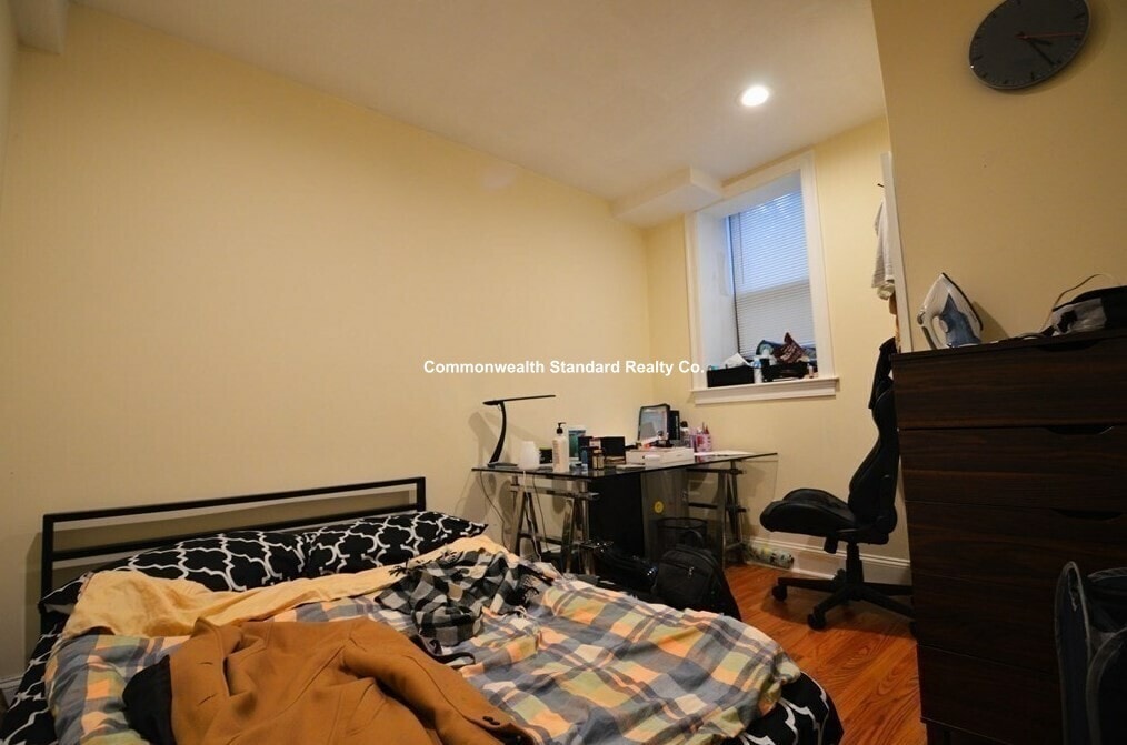 Building Photo - 1203 Beacon St