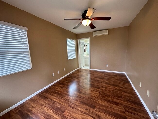 Building Photo - Beautiful & Spacious Pet-Friendly Home at ...