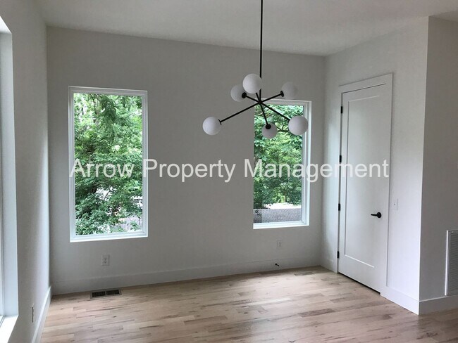 Building Photo - Gorgeous 4br New Construction in South Nas...