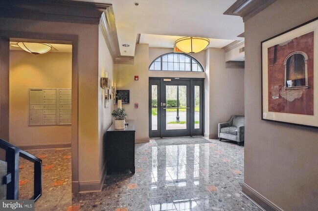 Building Photo - 10401 Strathmore Park Ct