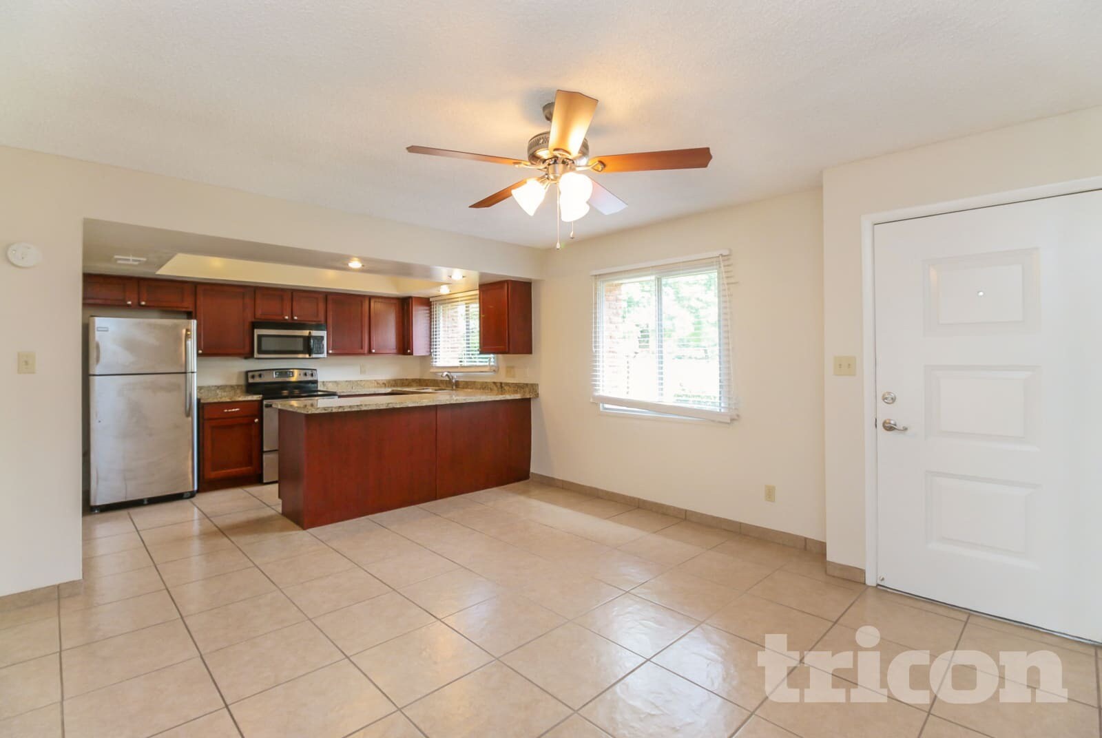 Building Photo - 5025 S Mill Ave