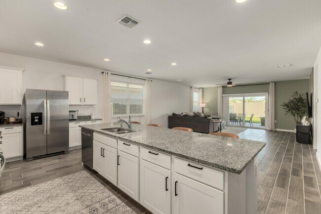 Building Photo - 1714 W Starfire Ave