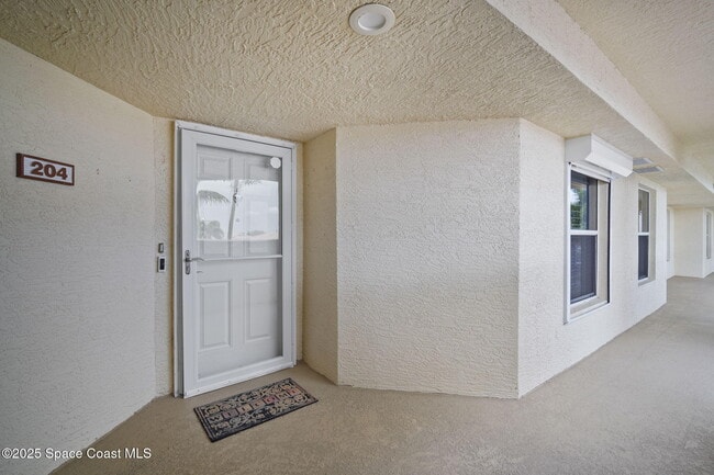 Building Photo - 551 Casa Bella Dr