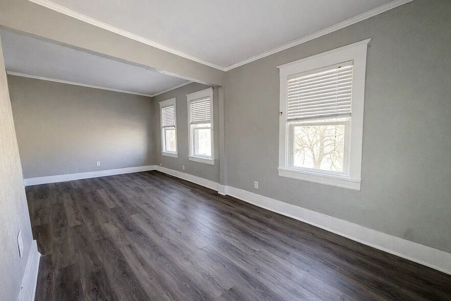 Building Photo - 8801 W Adler St
