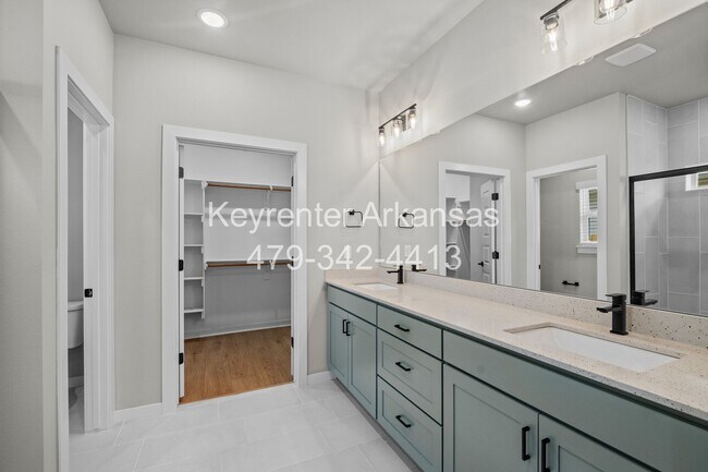 Building Photo - Live New in Bentonville | 3BR Beauty with Backyard